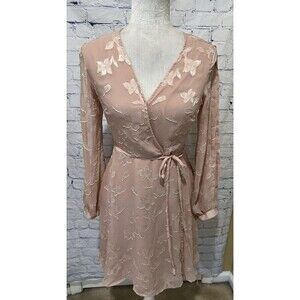 Women’s ASTR The Label  Champagne Rose Wrap Dress Size Small Retail $85
